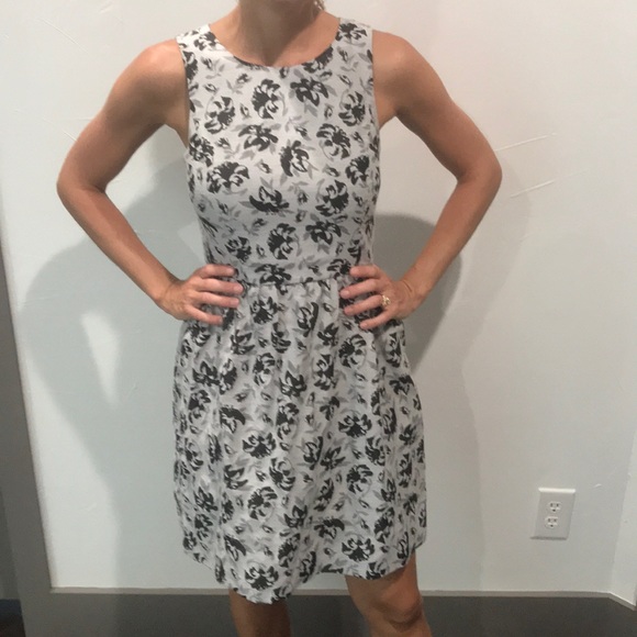 Kensie gray & black flower dress - Picture 4 of 5